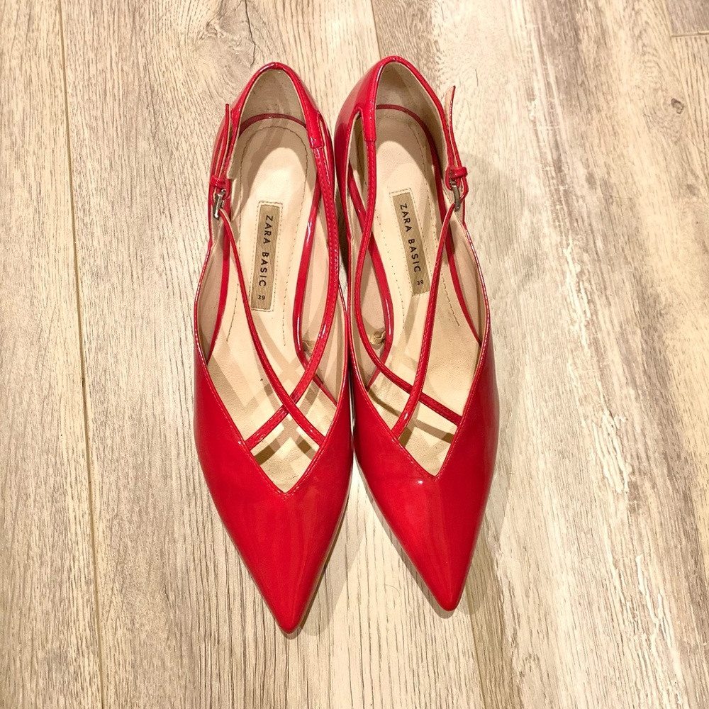 ZARA Red Closed Toe Kitten Heels Size 39 Lightly Used Excellent Condition